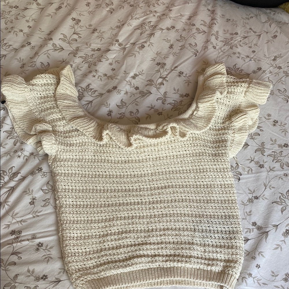 H&M Cream Knit Ruffle Sleeve Top